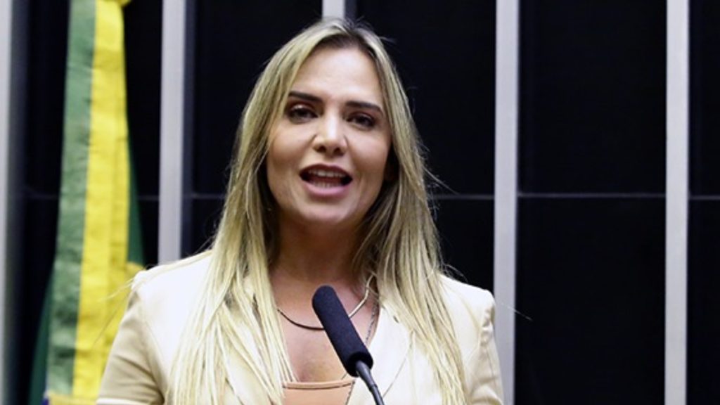 Celina Leão