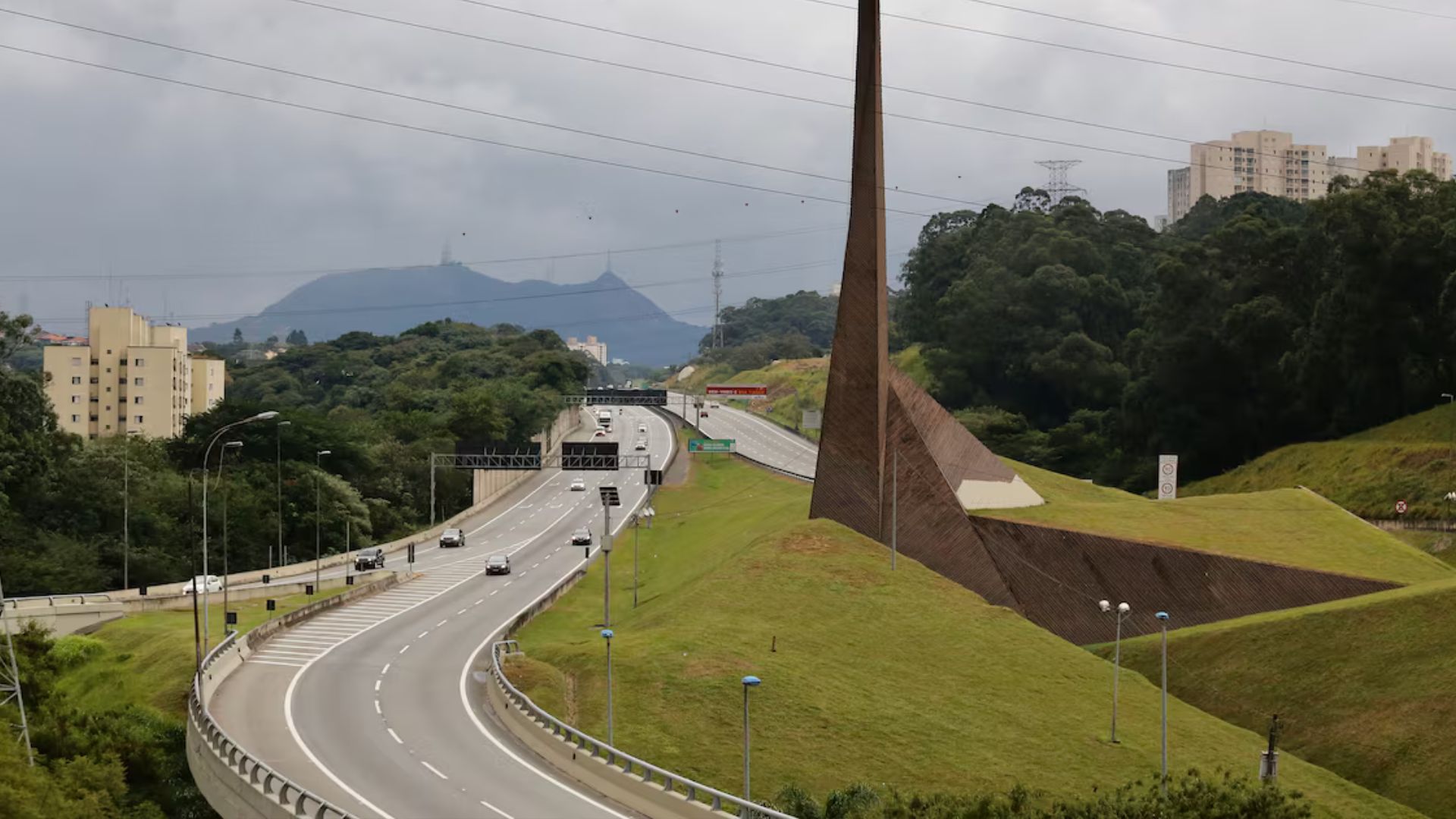 Acostamento nas rodovias: entenda os perigos e regras para evitar atropelamentos - Foto