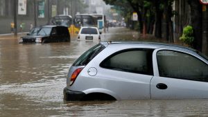Alagamentos: saiba o que fazer se o carro for atingido por enchentes e como pedir indenização