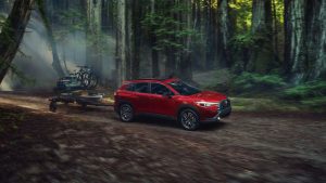 Toyota Corolla Cross 2026 fica até R$ 28 mil mais barato com chegada da linha 2027