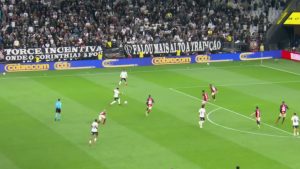 Corinthians empata com Vitória e risco de rebaixamento vai a 43%; entenda