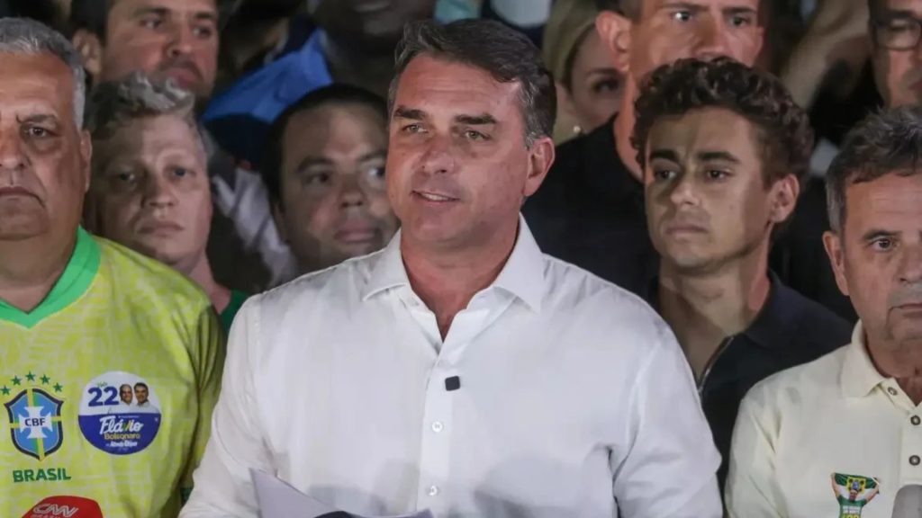 EUA concedem visto e autorizam entrada de Flávio Bolsonaro no país