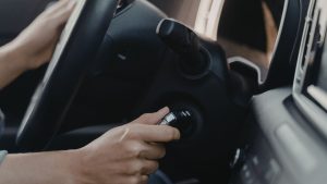 Esquentar o motor do carro ainda é necessário? Entenda como agir nos carros modernos