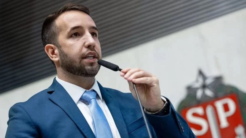 Idealizador das escolas cívico-militares em SP, Tenente Coimbra garante 3º mandato na Alesp