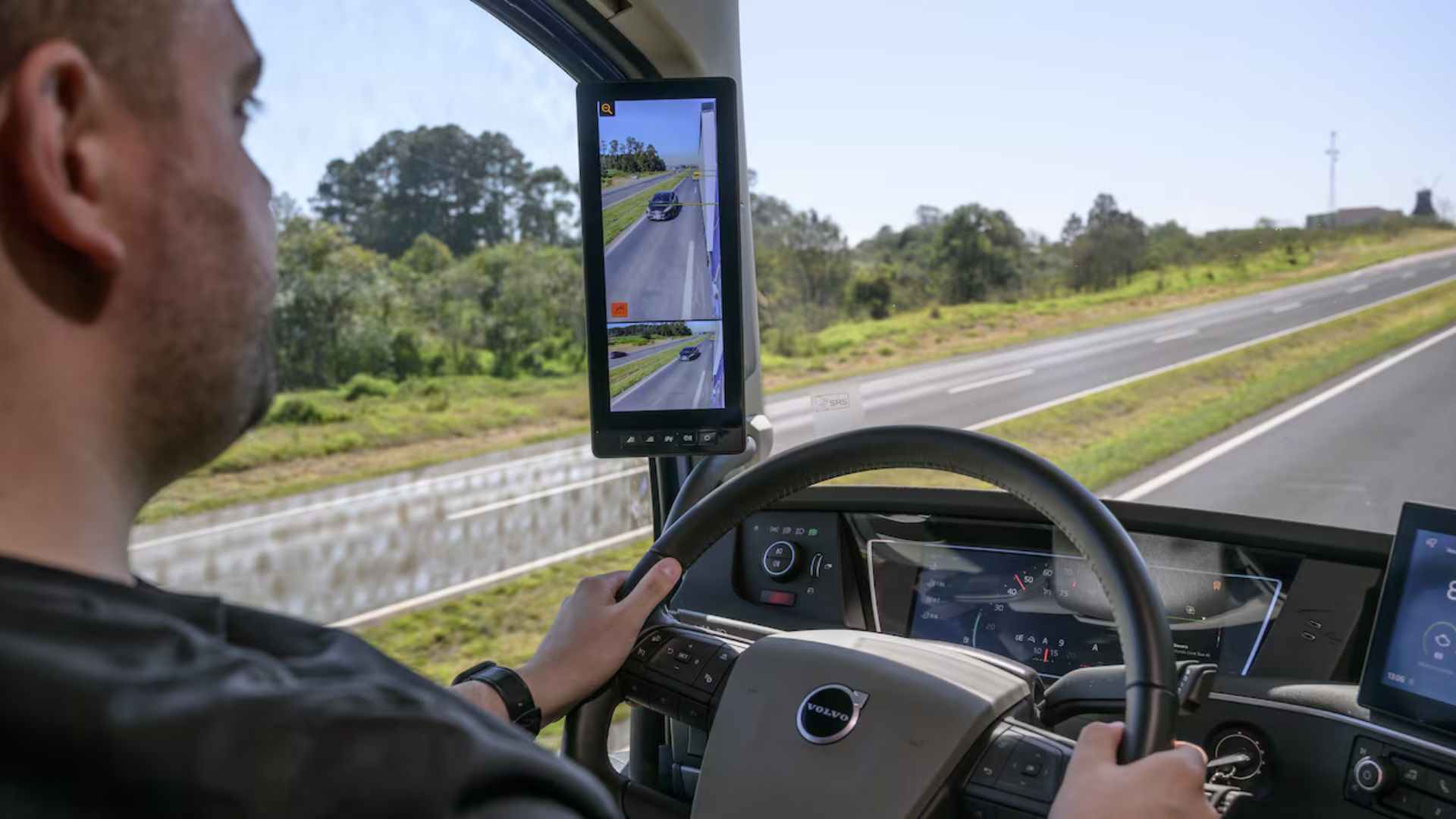 Novo sistema em caminhões Volvo para o veículo sozinho se motorista dormir