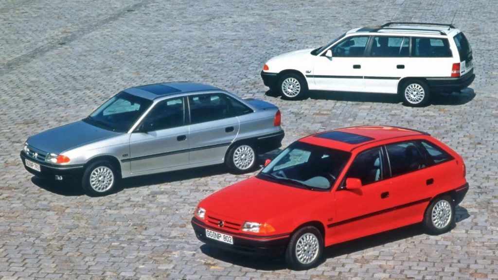 Opel Astra F modelo que aposentou o Kadett completa 35 anos de história