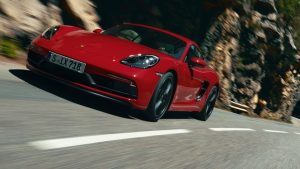 Porsche 718 Cayman GTS: teste, desempenho e a despedida do motor a combustão